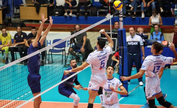 Левски победи драматично Хебър с 3 2 30 28 25 22 17 24 23 25