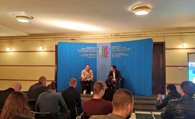 Деян Николов кандидатът за кмет издигнат от Възраждане се срещна