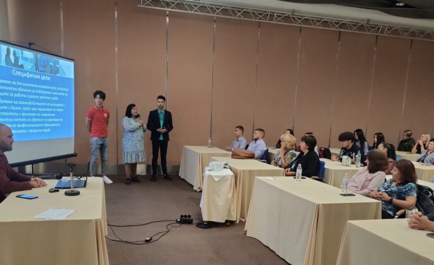 Близо 14 000 ученици усвояваха тънкостите на различни професии по