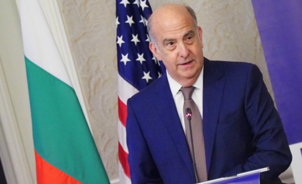 Министърът на отбраната Тодор Тагарев и Н Пр Кенет Мертен