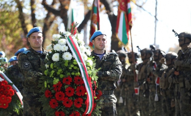 Отбелязваме Деня на военния парашутист от Българската армия
