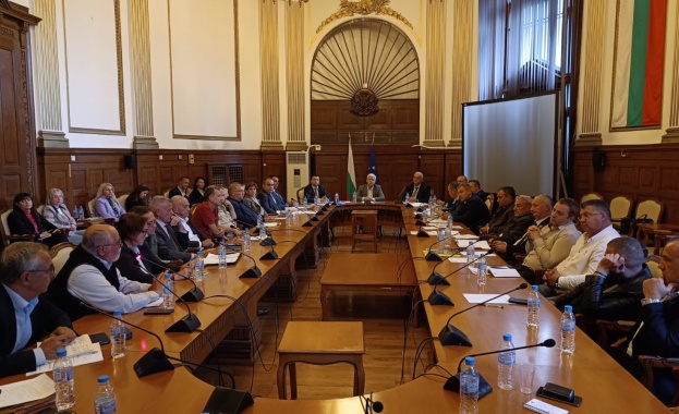 Работим за прецизно планиране и баланс между добива на дървесина