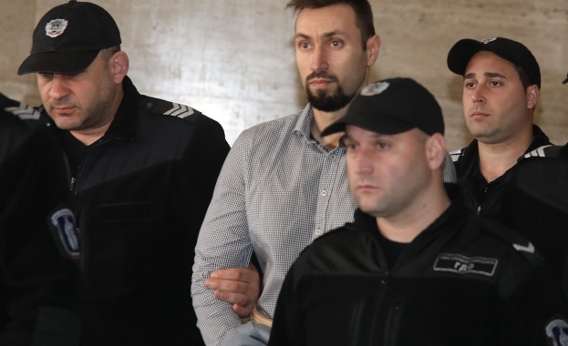 Доживотен затвор за убиеца на Евгения и помагача му