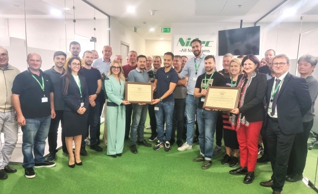 Министър Стойчева връчи сертификат за инвестиция в научна и развойна дейност за близо 5 млн. лв.