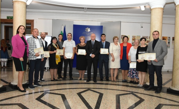 Десет български учители бяха отличени за своята работа и принос
