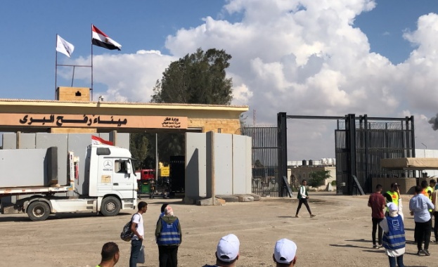 Общо над 620 души включително притежатели на двойно гражданство и