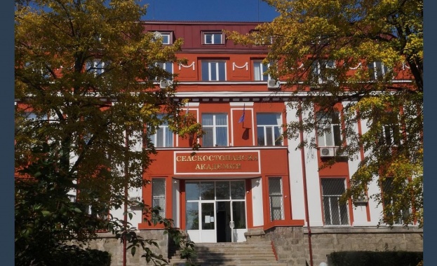 Със заповед на министър председателя акад Николай Денков от длъжност е