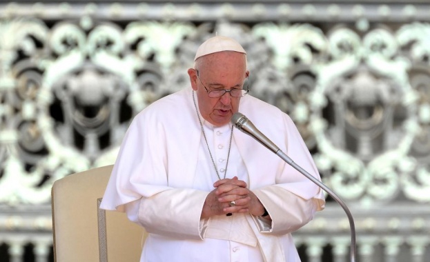 Папа Франциск заяви че срещата с мигрант е среща с