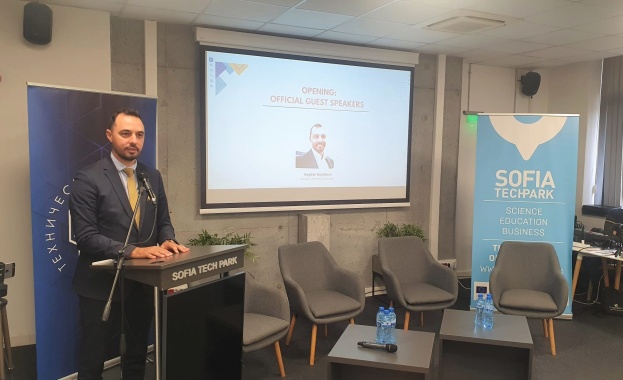 В момента в България има над 400 компании които работят