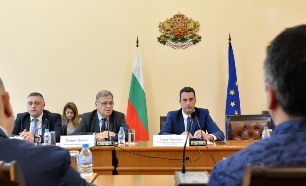 Министърът на транспорта и съобщенията Георги Гвоздейков бе домакин на