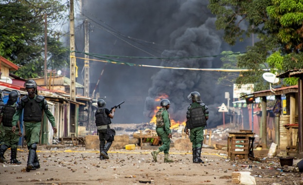 Силен пожар избухна в събота в центъра на гвинейската столица