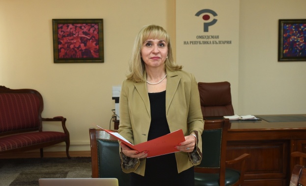 Омбудсманът Диана Ковачева сезира премиера Николай Денков и министрите на
