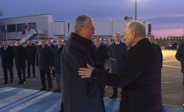 Руският президент Владимир Путин пристигна на официално посещение в Казахстан