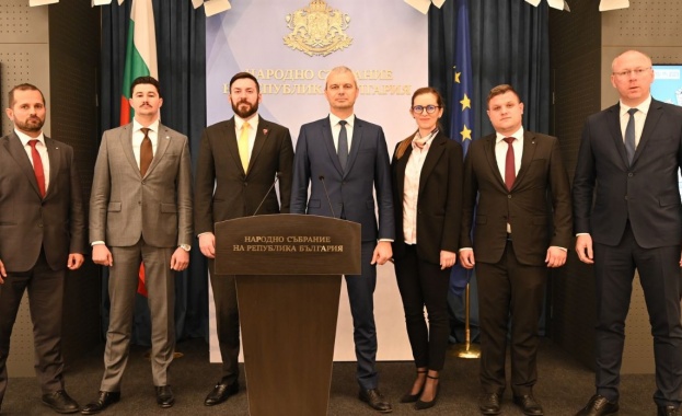 Вчера в парламента по наша покана пристигна Марк Айваньо председател