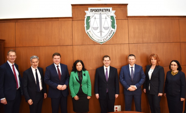 Днес 13 11 2023 г и ф главен прокурор Борислав Сарафов проведе среща