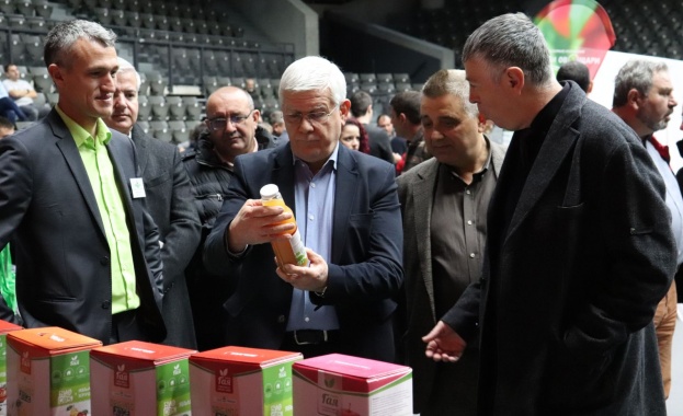 Облекчихме мерките за продажба на храни от животински произход на