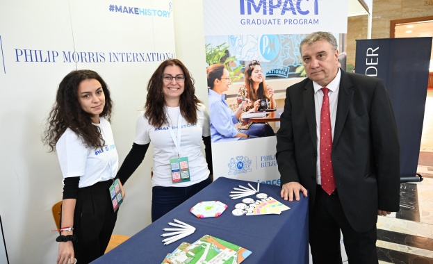 110 щанда запълниха фоайето на УНСС за XIV издание на