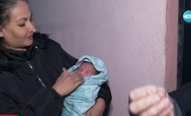 Жена роди в двора на къща, семейството ѝ твърди, че линейката е закъсняла