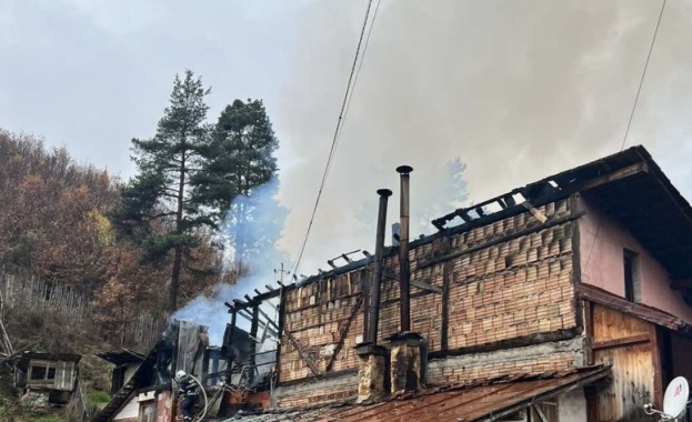 Пожар избухна в къща в Якоруда