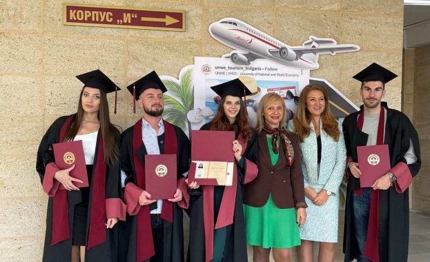 Човешкият потенциал в туристическата индустрия и ролята на бизнес туризма за Бранд България бе темата на церемония по дипломиране на студентите по туризъм в УНСС