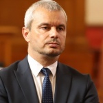 Костадин Костадинов се изправя пред съда