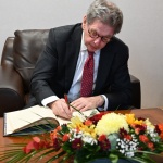 Изпълнителният директор на Международния валутен фонд Пол Хилберс изнесе лекция на XVI годишна научна сесия на УНСС