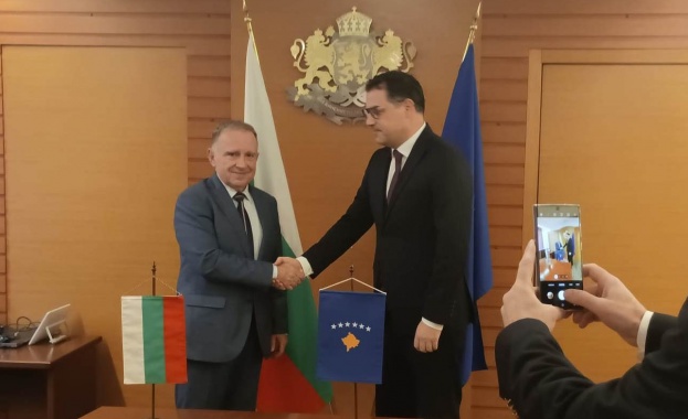 България и Косово са близки съседи така че има много