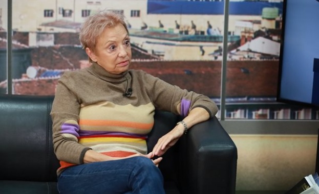 Картината не е черно бяла и истината е че ние се