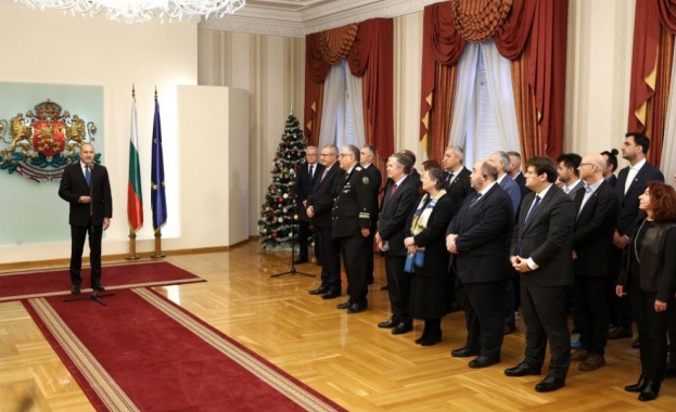 На специална церемония в Гербовата зала президентът Румен Радев връчи