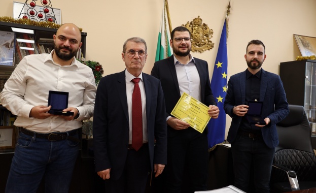 Министърът на здравеопазването проф Христо Хинков връчи награди Посланици на