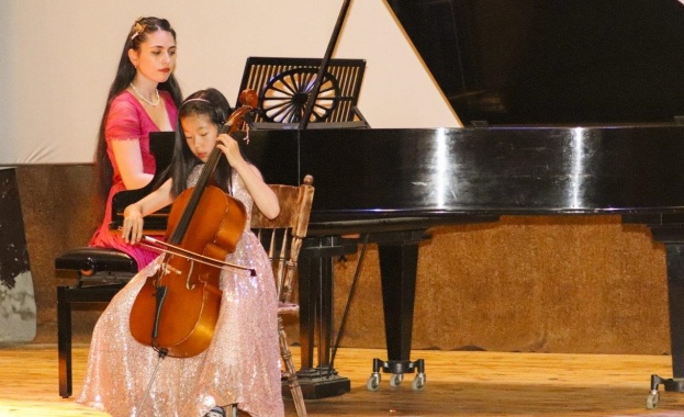 С концерт - музика и танци, деца помагат на връстници в неравностойно положение