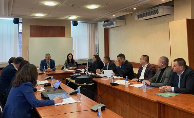 Министър Цеков обсъди с представители на НСОРБ промени в проекта на Закона за ВиК Министър Цеков обсъди с представители на НСОРБ промени в проекта на Закона за ВиК