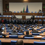 Костадин Костадинов: В центъра на София безчинстват някакви хора, въоръжени с флексове