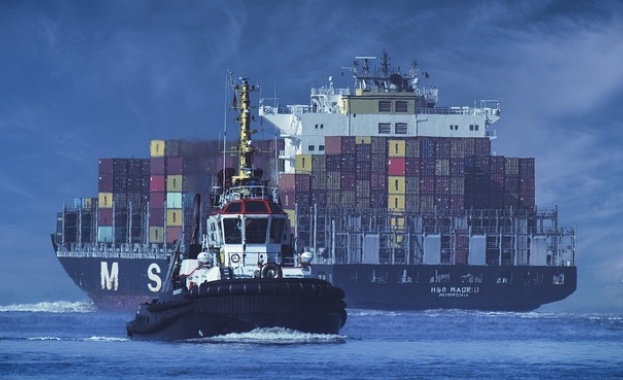 Китай спря коледен конвой от 40 филипински кораба с подаръци