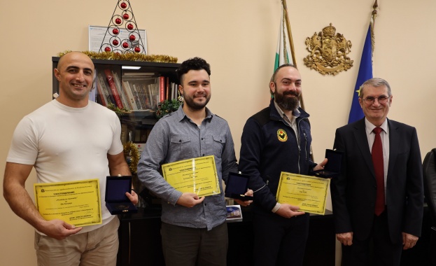 Д р Даниел Димитров Анри Хаздай и Иво Колчаков получиха плакети