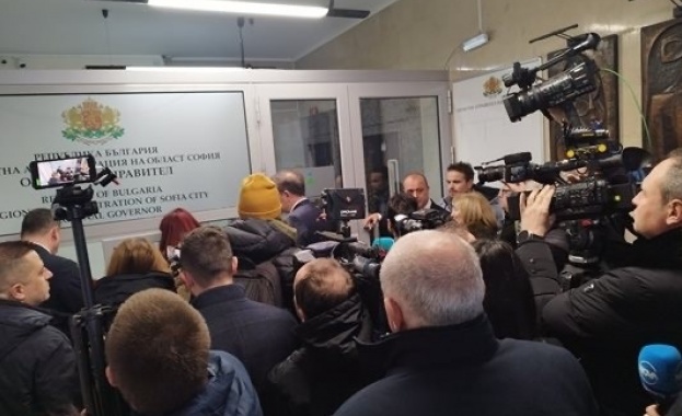 БСП вчера поиска оставката на областния управител на София, след като се скри от среща с депутати