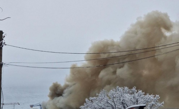 Пожар в сграда на бул Климент Охридски в посока към