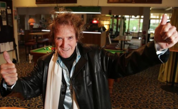 На 77 години почина първият барабанист на AC DC Колин Бърджис