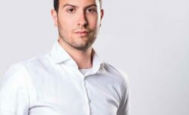 Архитектът Денис Иванов е е съосновател и изпълнителен директор на