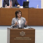 Нинова за конституционните промени: Аматьорство в най-висша степен върху най-висшия закон в държавата