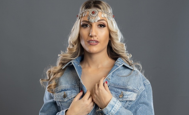 Песен на българката DIA-хит по празниците в Лондон