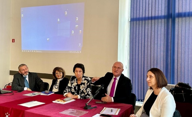 Първите конкурси за директори на училища ще бъдат обявени през