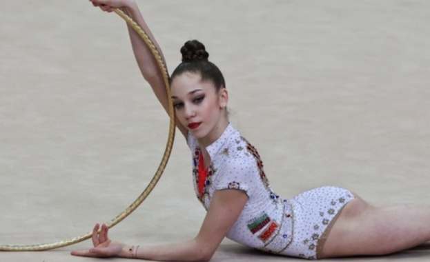 Състезателката от националния отбор по художествена гимнастика за девойки Дара