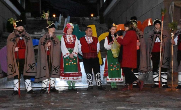 Самодейци от читалище Просвета 1927 г в Маноле пресъздадоха