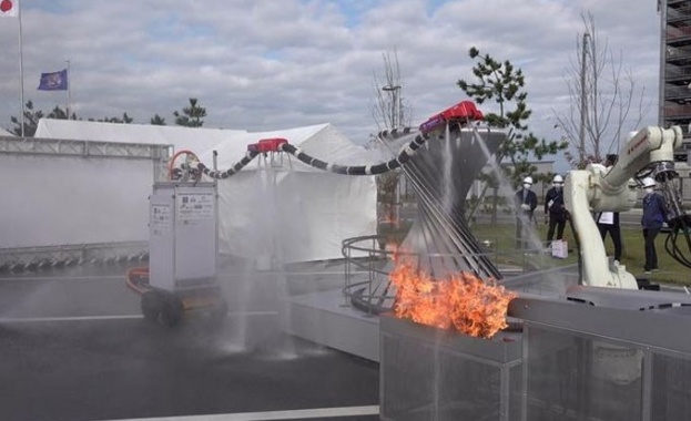 Представете си летящ дракон който не бълва огън а гаси