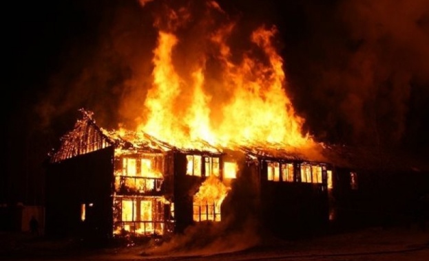 Пожар погуби българско семейство в Германия  