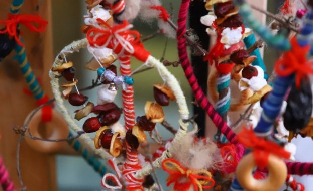 На 1 януари източноправославната църква празнува Васильовден или Сурваки На