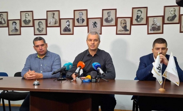 Вчера на брифинг на Възраждане председателят Костадин Костадинов коментира поредната