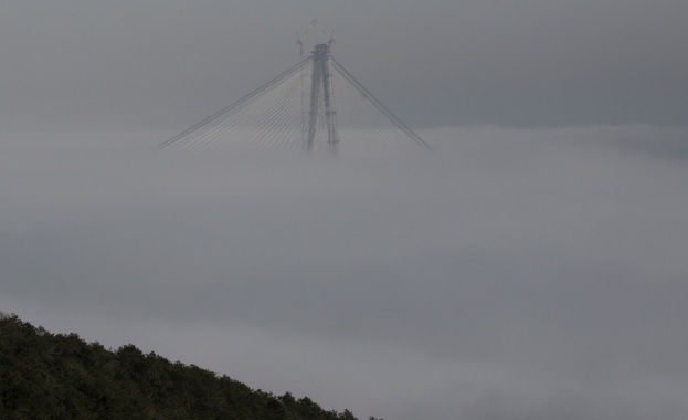 Проливът Дарданели при турския окръг Чанаккале е затворен еднопосочно за
