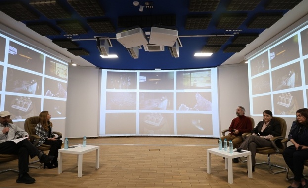 Проектът Съседите с куратор Васил Владимиров и автори Лилия Топузова